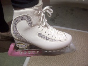 Take notice of Valentina Marchei's Swarovski crystal-covered skate -love it :)